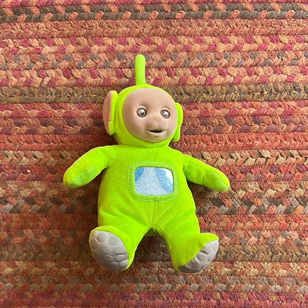 1998 VTG TELETUBBY GREEN PLUSH STUFFED ANIMAL